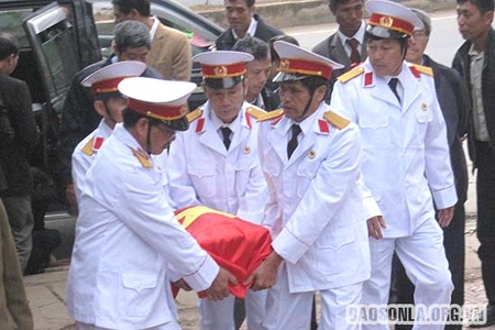 Đón các anh về đất mẹ thân thương